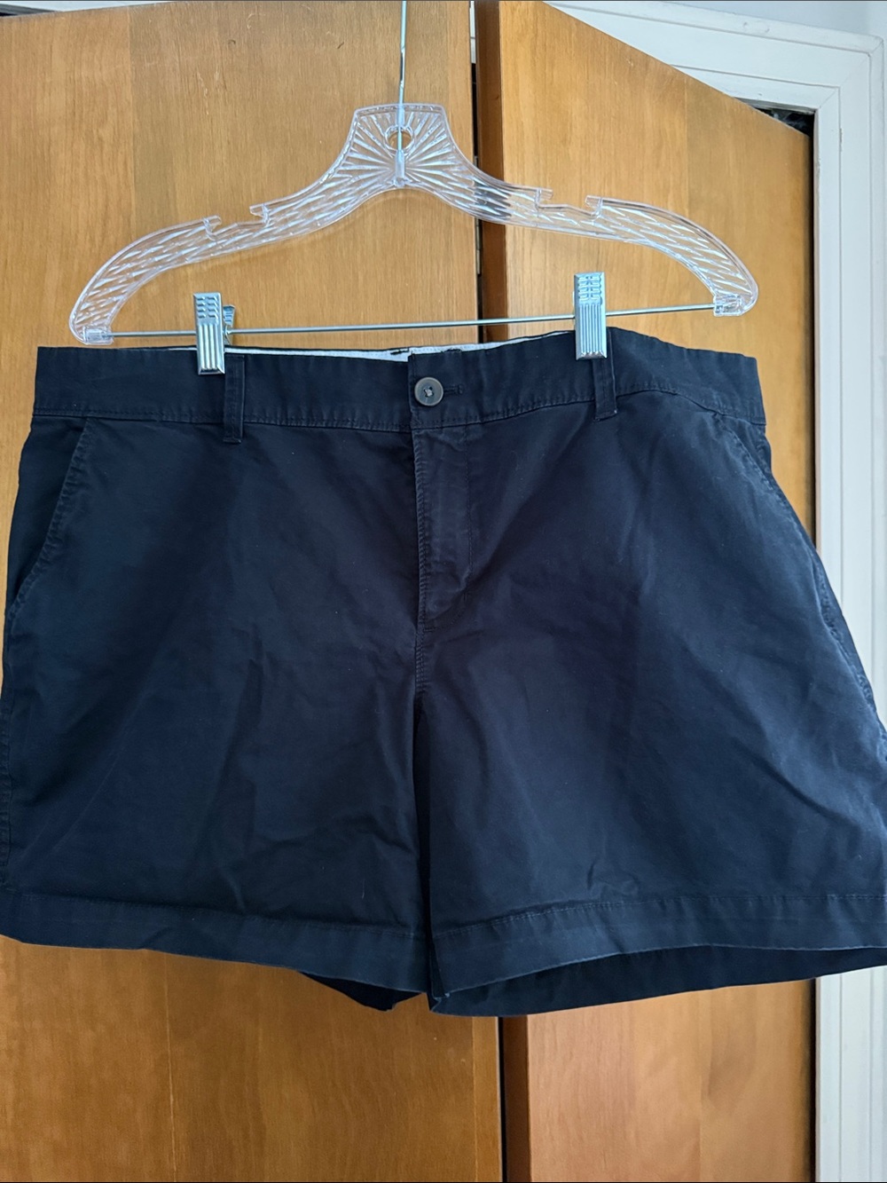 Old Navy Black Women's Bermuda Shorts